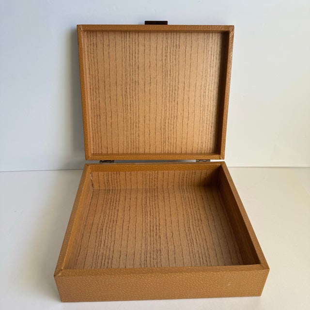 Vintage Neoclassical Style Box Roman Woman Winged Lion Leatherette Covered Bakelite Handle For Sale - Image 11 of 12