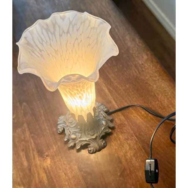 Metal Late 20th Century Meyda Art Nouveau Tiffany Pond Lily Accent Lamp For Sale - Image 7 of 12