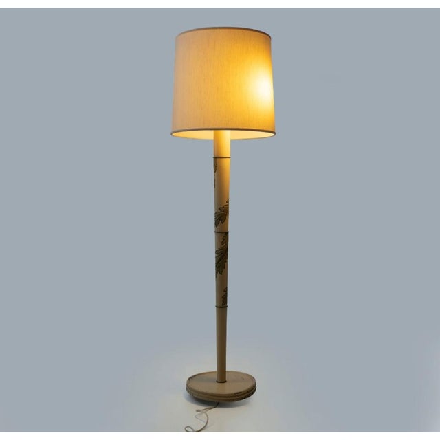 Floor Lamp in White Lacquered Wood with Floral Decorations and Fabric Lampshade by Osvaldo Borsani, 1940s For Sale - Image 10 of 11