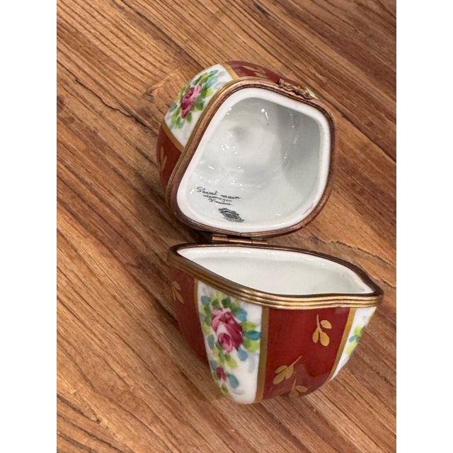 Limoges Red Bell Pepper With Floral Panels Trinket Box by La Gloriette For Sale In San Francisco - Image 6 of 12