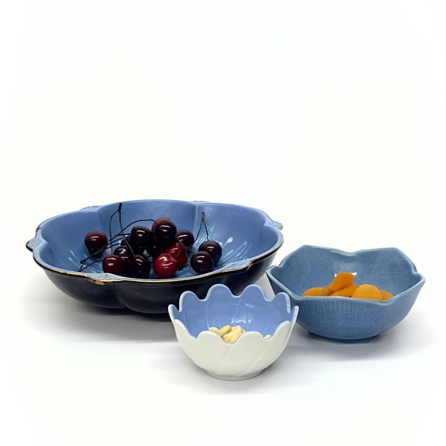 Mid-Century Modern Chalky Blue Floral Shaped Serving Bowl Curation - Group of 3 For Sale - Image 3 of 11