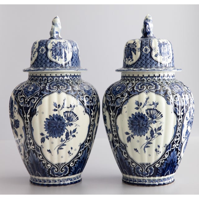 1960s Large Mid-Century Dutch Delft Lidded Ginger Jars Vases - A Pair For Sale - Image 5 of 10