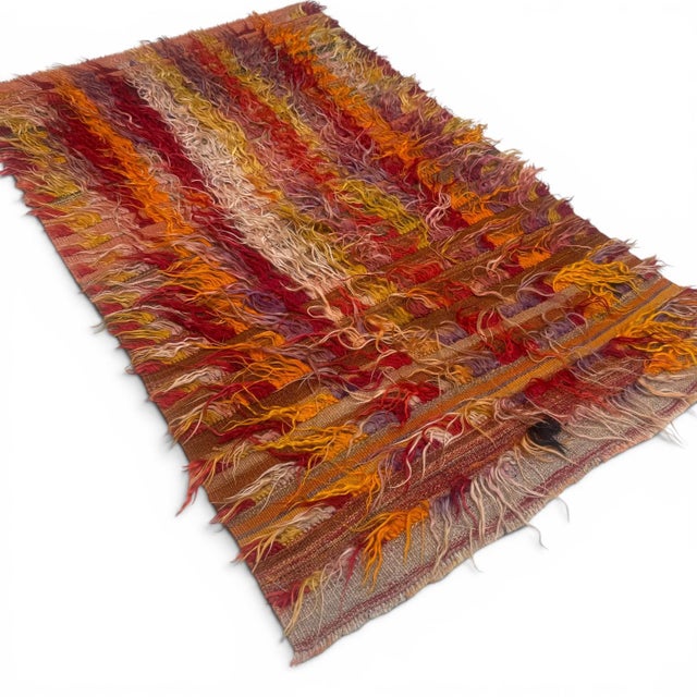Vintage Filikli Tulu Rug 3x5 – Konya Long Pile Vertical Stripes in Orange & Red For Sale - Image 4 of 5