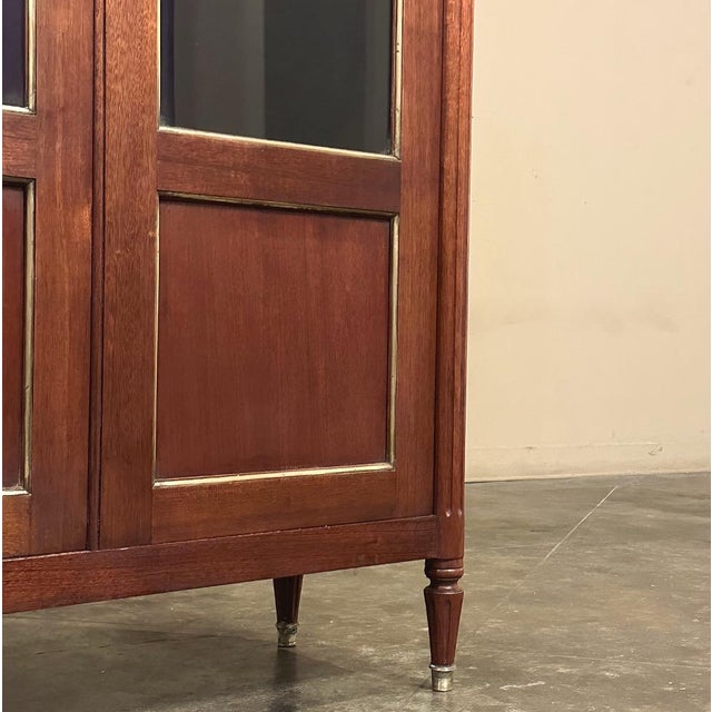 Antique French Louis XVI Style Mahogany Vitrine ~ Bookcase With Carrara Marble For Sale - Image 15 of 18