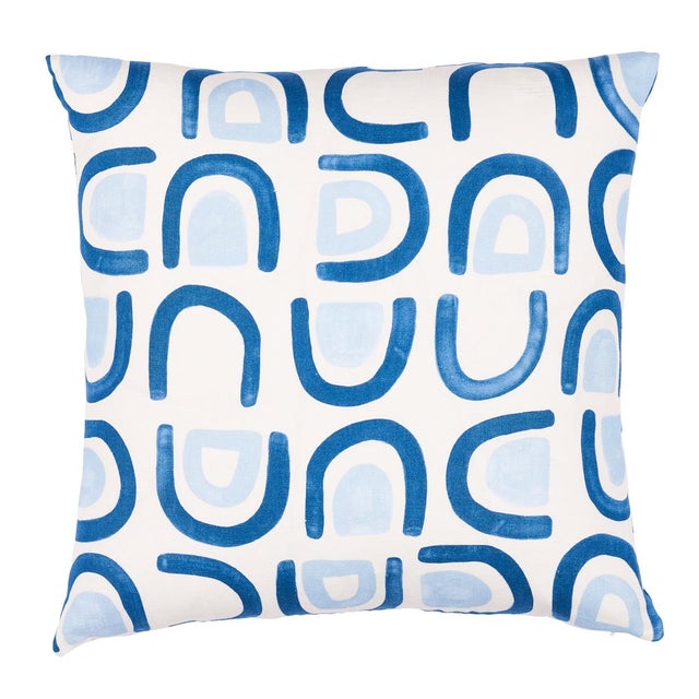Abstract Schumacher X Hadiya Williams Threshold 20" Pillow in Lapis For Sale - Image 3 of 3