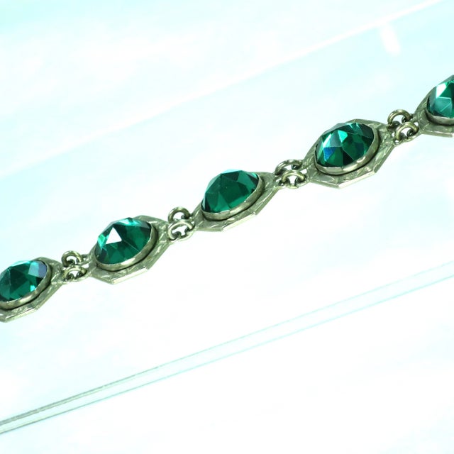 Art Deco Vintage 1920s Art Deco Emerald Vauxhall Glass Bracelet For Sale - Image 3 of 10