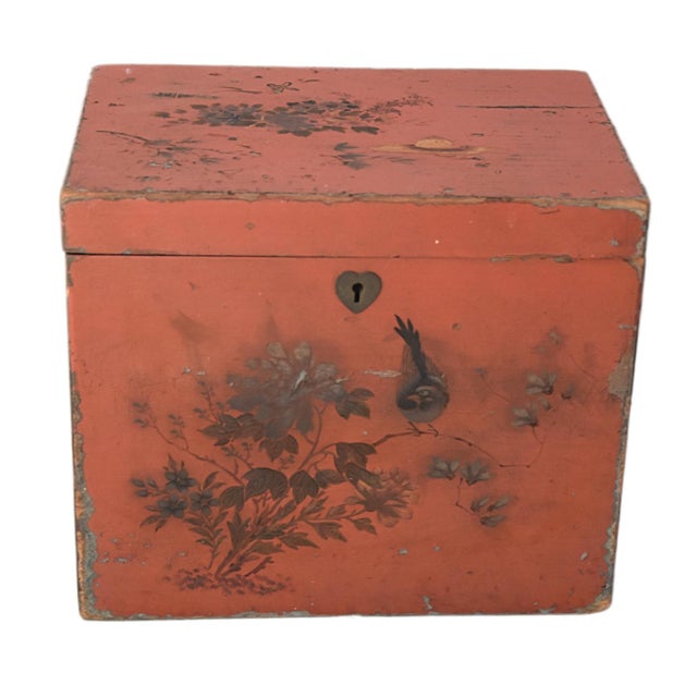 1950s Vintage Painted Lacquer Chinese Wood Box & Bird Motif For Sale - Image 5 of 5