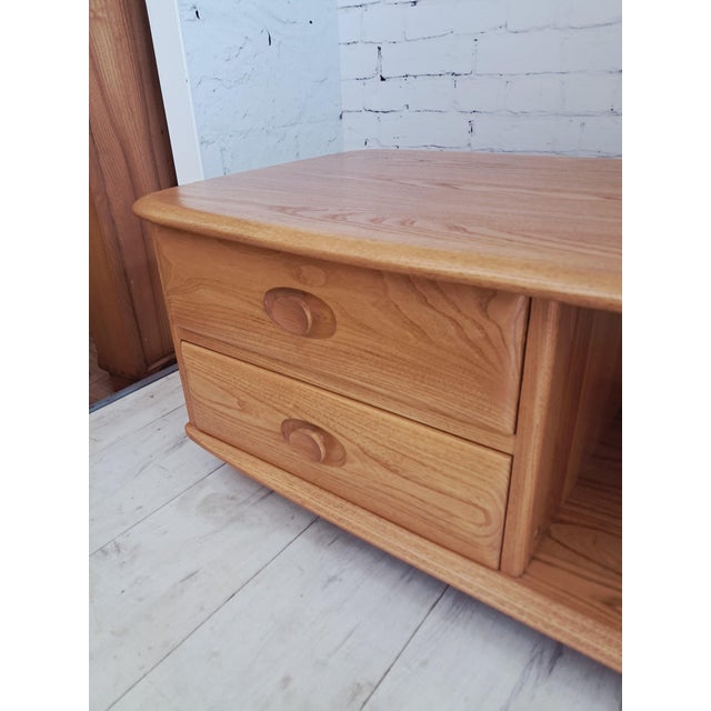 Mid-Century Modern Minerva Coffee Table in Elm by Lucian Ercolani for Ercol, 1990s For Sale - Image 13 of 18