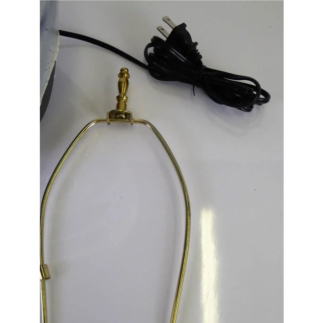 Mid-Century Modern Vintage Lava Glaze Ceramic Lamp in Black For Sale In Miami - Image 6 of 13