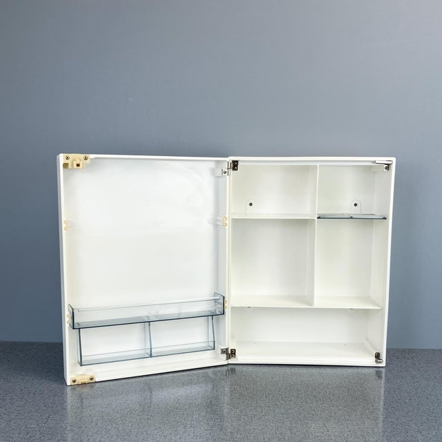 1970s Frejus Bathroom Cabinet in ABS Plastic from Carrara and Matta, 1970s For Sale - Image 5 of 10