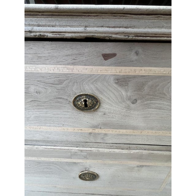 18th Century Italian Bleached Walnut Chest of Drawers with Inlay For Sale - Image 5 of 17