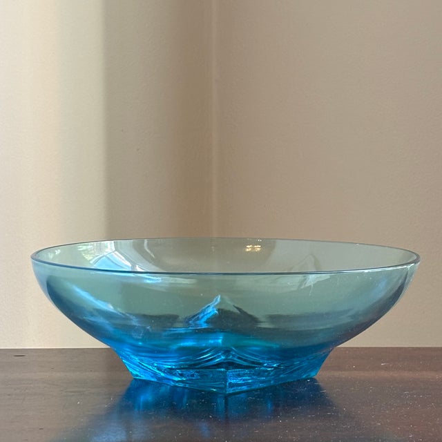 Hazel-Atlas 1960s Hazel Atlas Capri Blue Bowl For Sale - Image 4 of 7