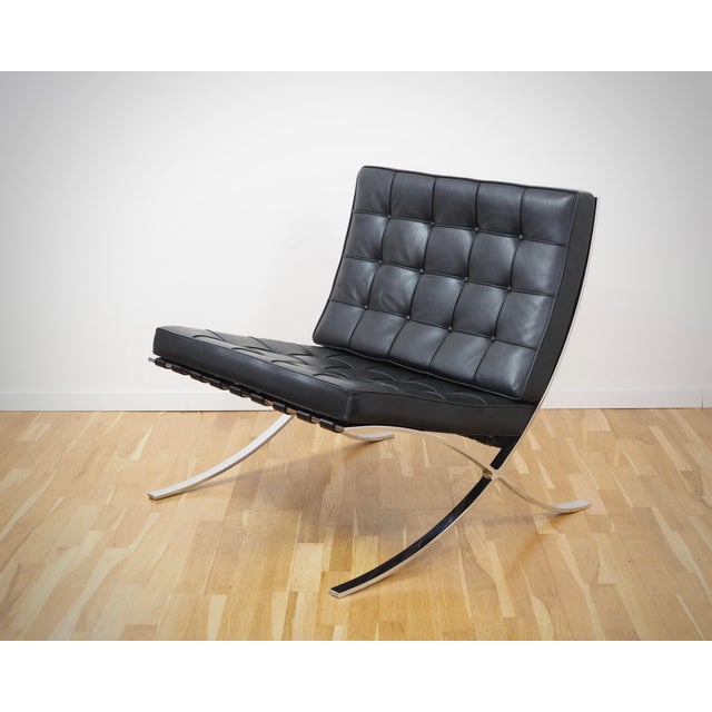 Barcelona Chair in Black Leather by Ludwig Mies Van Der Rohe for Knoll International For Sale - Image 13 of 13