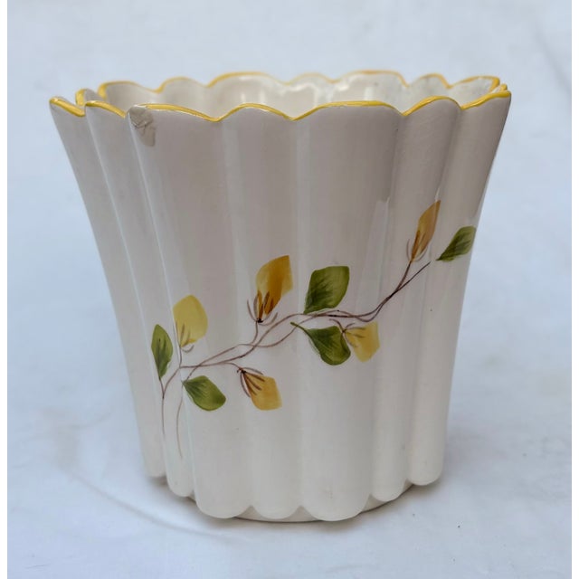 Mid-Century Modern Vee Jackson Yellow Floral Ceramic Cachepot Planter, Signed by Artist For Sale In Palm Springs - Image 6 of 9