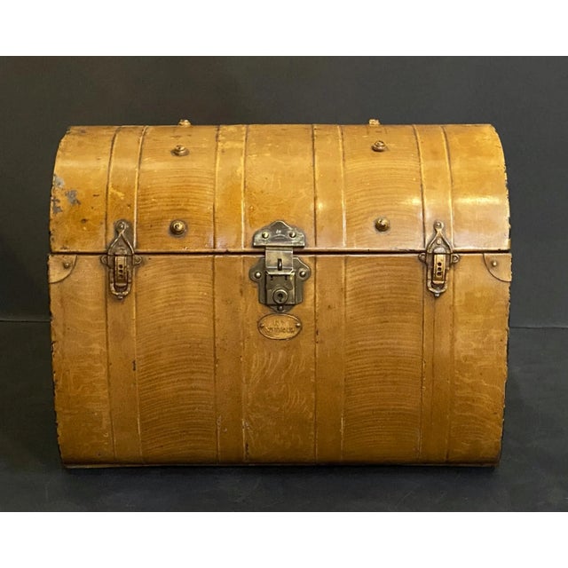 Mid 19th Century English Toleware Tin Trunk With Faux Wood Finish and Brass Accents For Sale - Image 12 of 12