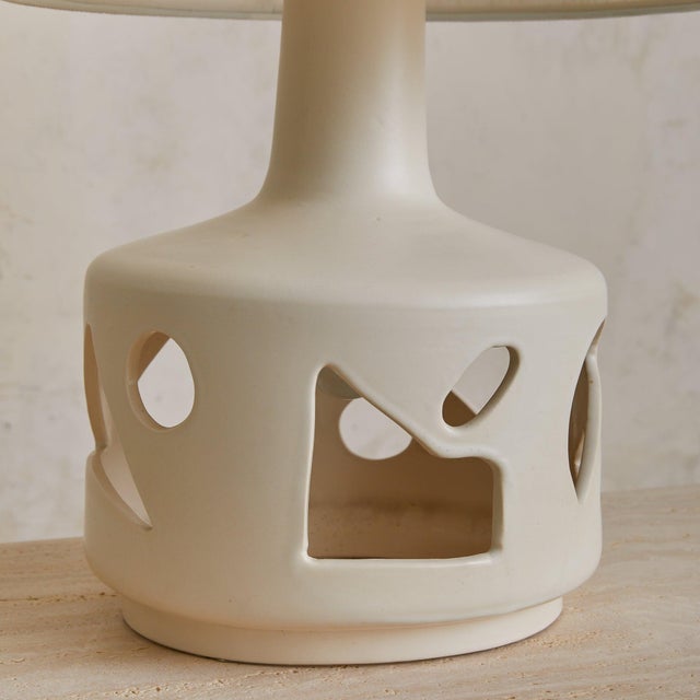 Modern 1960s French Ivory Ceramic Table Lamp with Cut-Out Motifs, 1960s For Sale - Image 3 of 7