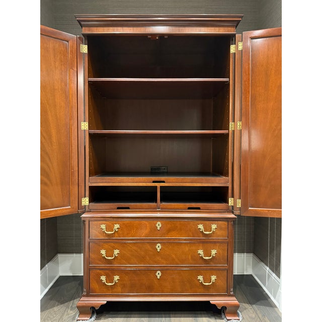 Chippendale 1990s Kindel Mahogany Bar / Home Office Storage Cabinet For Sale - Image 3 of 12