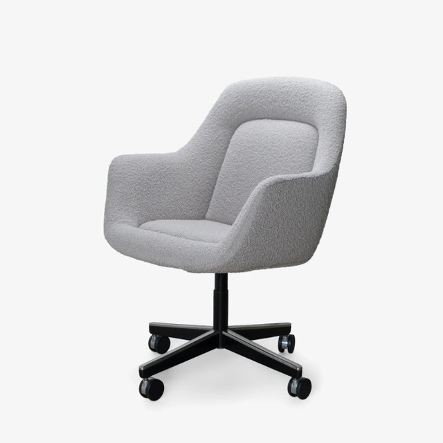 Pearson Executive Chair in Platinum Performance Bouclé by Max Pearson for Knoll For Sale - Image 13 of 13