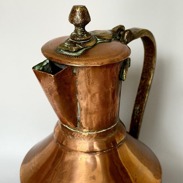 Georgian Hand-Hammered Copper Pitcher with Hinged Lid and Brass Mounts, 1800s For Sale - Image 10 of 18