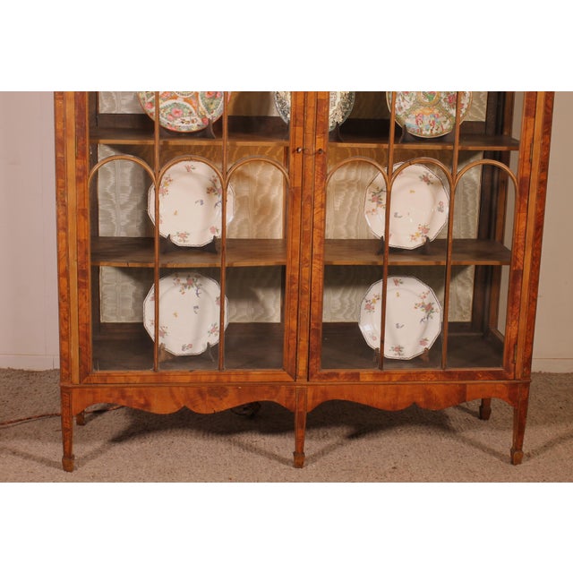 Showcase in Mahogany and Burl Walnut For Sale - Image 4 of 13