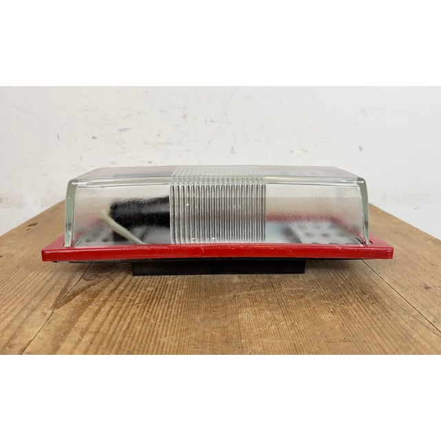 Industrial Industrial Red Bakelite Wall Light from Elektrosvit, 1970s For Sale - Image 3 of 18