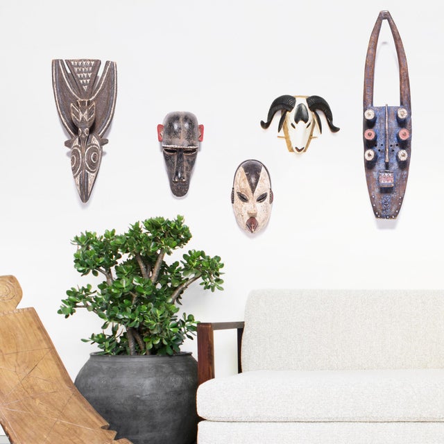 West African Baule Painted Ram Mask, C. 1950 For Sale - Image 4 of 4