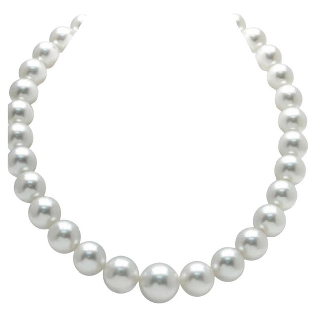 13-16.5mm White South Sea Round Pearl Necklace - AAA Quality, 29 Pieces +Diamond For Sale - Image 15 of 18