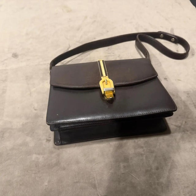 An Elegant 1970s Chocolate Brown Leather Italian Shoulder Bag For Sale - Image 9 of 14