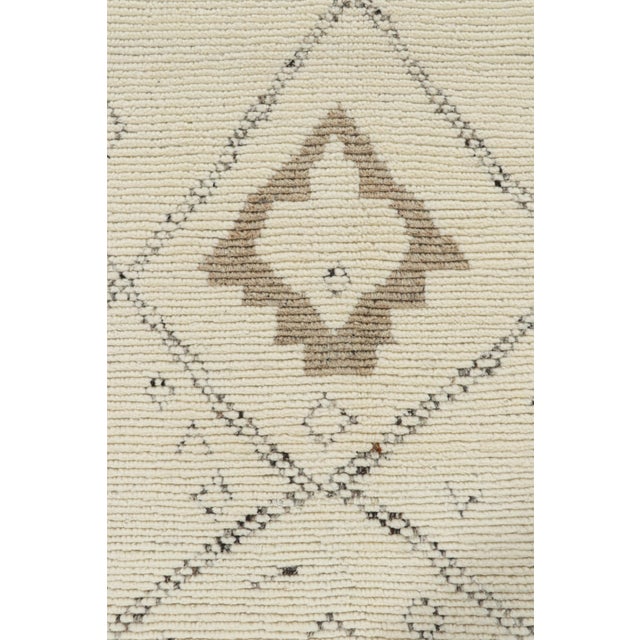Modern Rug & Kilim’s Moroccan Rug in Cream With Geometric Patterns For Sale - Image 3 of 7