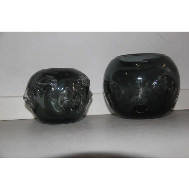 This set of 2 Murano bubble glass vases dates from the 1960s. The set is reminiscent of the designs from Seguso. The...