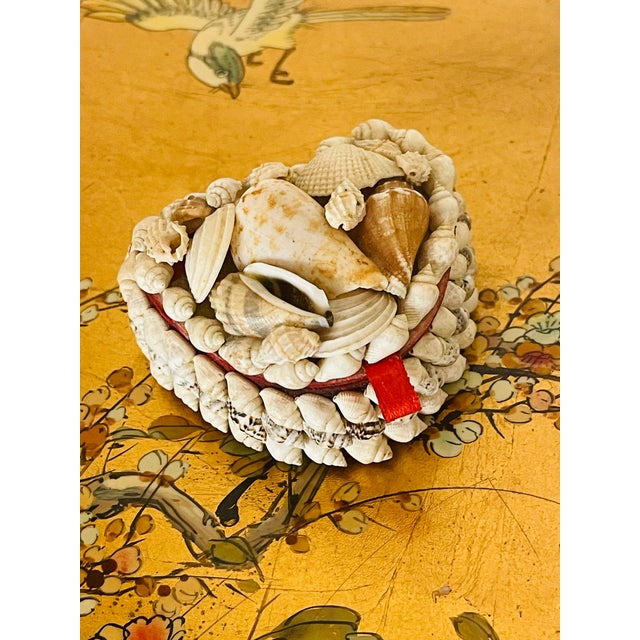 1930s Vintage Small Sailors Valentines Sea Shell Ring Box For Sale - Image 5 of 5