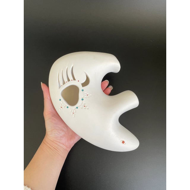 Late 20th Century Acoma Pottery Whiteware Etched & Cut Out Spirit Bear by Elliott & Zelda Garcia For Sale - Image 12 of 13