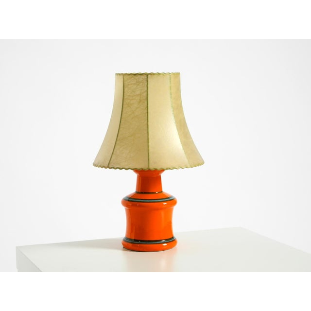 Mid-Century Modern 1960s Orange Ceramic Table Lamp with Cocoon Shade | Made in Italy For Sale - Image 3 of 18