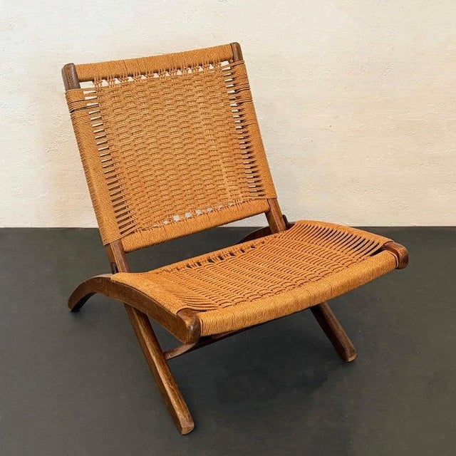 Mid-Century Modern 1960s Scandinavian Modern Hans Wegner Style Folding Rope Lounge Chair For Sale - Image 3 of 7