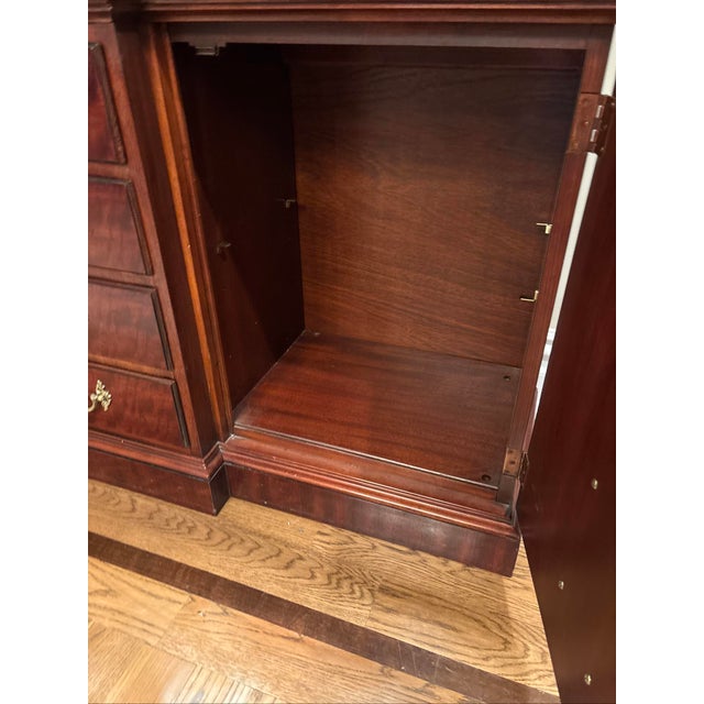American 1990s Henredon China Cabinet For Sale - Image 3 of 8