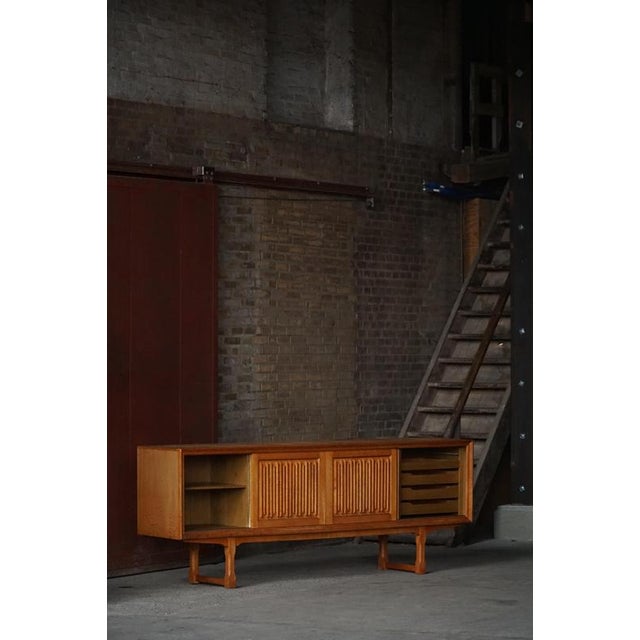 1950s Vintage Low Sideboard in Oak, 1960s For Sale - Image 5 of 18
