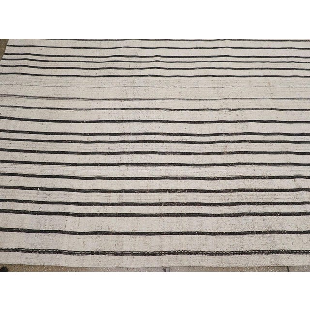 Mid 20th Century Galerie Shabab Collection Mid-20th Century Turkish Flatweave Large Room Size Rug For Sale - Image 5 of 8