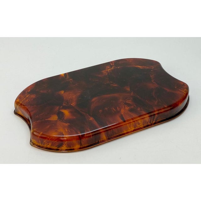 Mid-Century Modern Oval Serving Tray in Tortoiseshell Effect Acrylic Glass, Italy, 1970s For Sale - Image 6 of 15