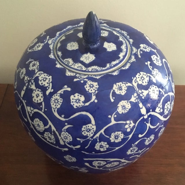 Blue & White Chinoiserie Ginger Jar For Sale - Image 4 of 5