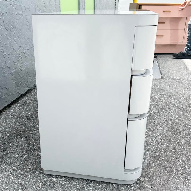 1980s Postmodern Gray Gloss Laminate Curved Edge Dresser For Sale - Image 5 of 11