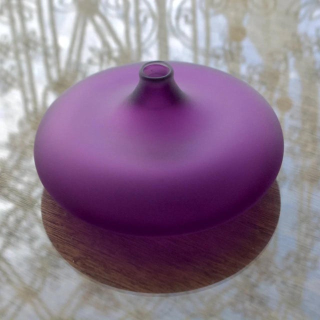 Nick Kekic Signed Purple Squat Bud Vase – Studio Art Glass, Vintage For Sale - Image 6 of 6