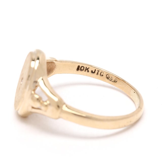Diamond Star Signet Ring, 10k Yellow Gold, Ring Size 5 For Sale - Image 4 of 6
