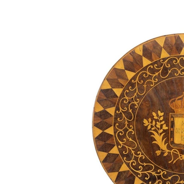 Furniture - Side table with 'Portuguese royal arms' - 19th century. Portuguese from the 19th century; veneered in fine...