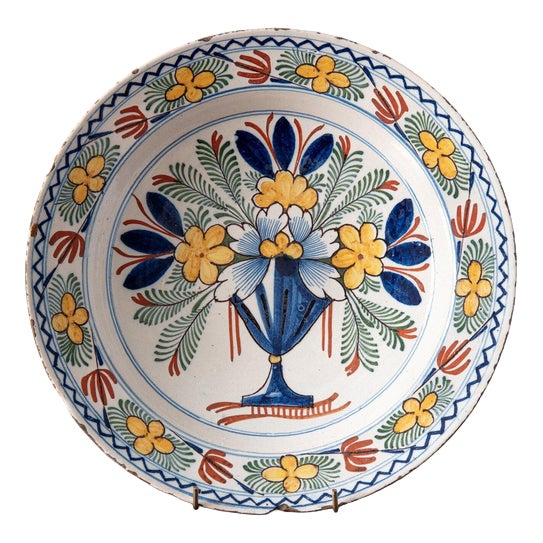 Dutch Delft Polychrome Vase and Flowers Dish, Early 19th Century For Sale