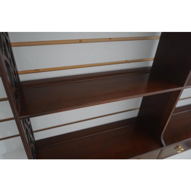 Stickley Colonial Williamsburg Mahogany Double What Not Shelf For Sale In Philadelphia - Image 6 of 14