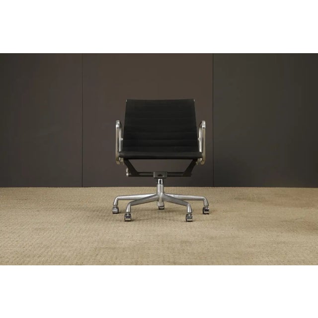 'Aluminum Group' Swivel Chair by Charles Eames for Herman Miller, 1980s, Signed For Sale - Image 15 of 18