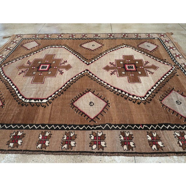 Galerie Shabab Collection Mid-20th Century Handmade Turkish Anatolian Tribal Room Size Carpet For Sale - Image 4 of 8