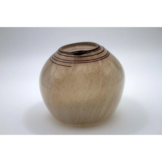 Contemporary Late 20th Century Willem Heesen Contemporary Earth Toned Art Glass Vessel with Swirl Line Design For Sale - Image 3 of 7