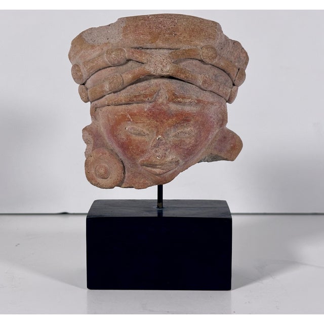 Authentic Pre-Columbian Jama-Coaque Pottery Head for your consideration. The overall dimensions with stand measures...