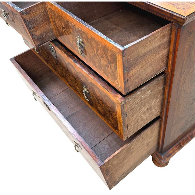 17th Century Antique William & Mary Oyster Veneered Chest of Drawers, 1690 For Sale - Image 5 of 15
